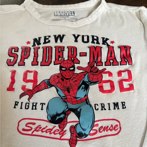 WOMENS MARVEL SPIDER-MAN NY LONG SLEEVE CROP TOP GRAPHIC LOGO HALLOWEEN SIZE MED - Picture 1 of 6